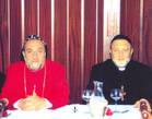 Erzbischof Julius Y. Cicek und Aydin bei einer Sitzung